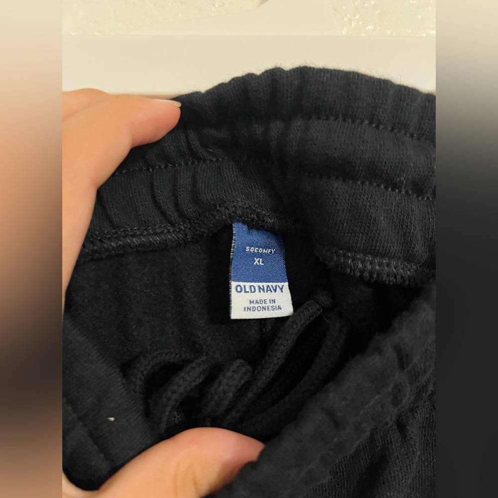 Old Navy Black Wide-Leg Sweatpants - Picture 3 of 4